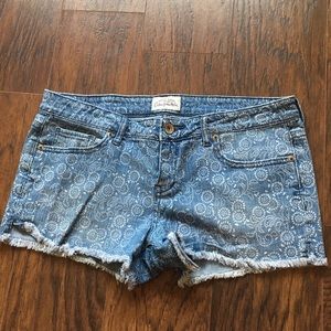 Flower printed Jean shorts.